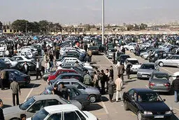 بازار خودرو ریزشی شد، قیمت‌ها عقب نشستند