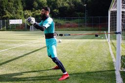 دروازه‌بان تیم ملی از لیست ۱۸ نفره هم خط خورد