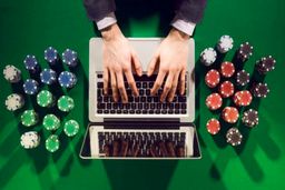 چه کسی پشت بزرگ‌ترین سایت پیش‌بینی و پوکر ایران است؟