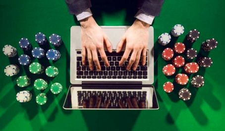 چه کسی پشت بزرگ‌ترین سایت پیش‌بینی و پوکر ایران است؟