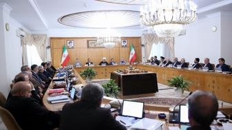 روحانی در جلسه هیات دولت: نگذاریم گله و شکایت‌ها مانع حضور مردم پای صندوق آراء شود