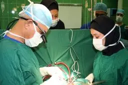 تهدید خانواده بیمار با نیمه رهاکردن عمل جراحی!