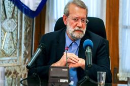 لاریجانی در جمع خبرنگاران: افزایش ۱۵ درصدی حقوق باید به صورت پلکانی معکوس اجرا شود