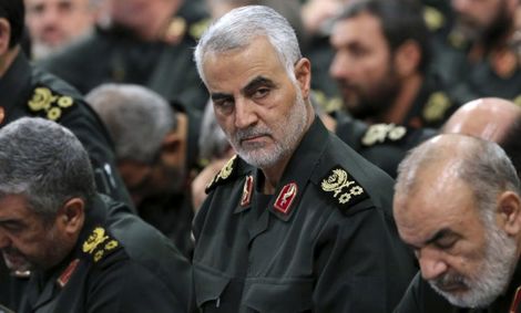 روایتی از حال و هوای متفاوت اتاق و خانه سردار سلیمانی /گریه های پسر در فراق پدر /اینجا بغض ها شکسته می‌شوند +عکس