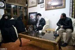 رهبر معظم انقلاب اسلامی در منزل سردار شهید سپهبد حاج قاسم سلیمانی: حاج قاسم در راه خدا و انجام وظیفه از هیچکس و هیچ‌چیز پروا نداشت