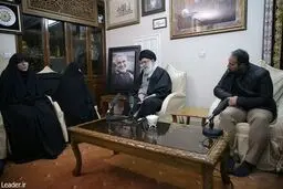 رهبر معظم انقلاب اسلامی در منزل سردار شهید سپهبد حاج قاسم سلیمانی: حاج قاسم در راه خدا و انجام وظیفه از هیچکس و هیچ‌چیز پروا نداشت