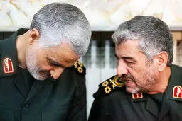 ماجرای عجیب دست و انگشتری که از بدن حاج قاسم سالم ماند/ سردار یک ریال یا یک دلار حق ماموریت نگرفت/روایت‌هایی از منش و شخصیت سردار شهید سلیمانی