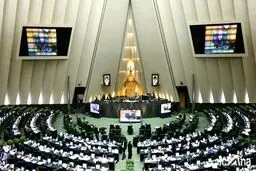 یک پارلمان سیاه‌پوش