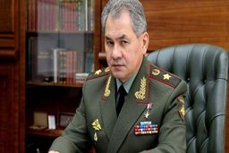 وزیر دفاع روسیه با سرلشکر باقری گفت‌وگو کرد