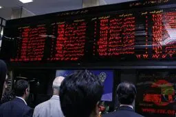 بهت بازارها در نخستین روز بازگشایی