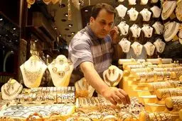 چه‌کسی از قیمت‌ واقعی طلا و دلار خبر دارد؟