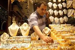 چه‌کسی از قیمت‌ واقعی طلا و دلار خبر دارد؟