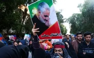 دو ابزاری که همیشه در کوله پشتی سردار سلیمانی بود /خاطره روزی که اولین فرزند حاج قاسم به دنیا آمد