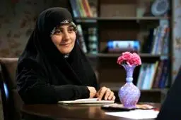 خانم مجری، حرف شاه را تکرار نکنید!
