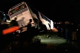 واژگونی اتوبوس مشهد ـ بندرعباس در کرمان/۳۸ نفر کشته و مصدوم شدند