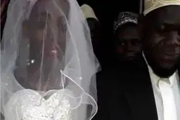 عروس دو هفته پس از ازدواج، مرد از آب در آمد!