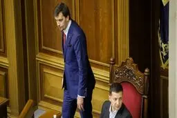 نخست‌وزیر اوکراین استعفا کرد