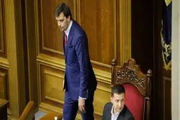نخست‌وزیر اوکراین استعفا کرد