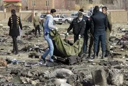 تحویل پیکر ۱۵۰ جان‌باخته سقوط هواپیمای اوکراینی به خانواده‌ها