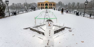 خوردن برف چه بلایی سر بدنمان می‌آورد؟