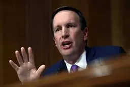 یک سناتور آمریکایی: درحالی‌که توافق هسته‌ای کارساز بود ترامپ آن را پاره کرد