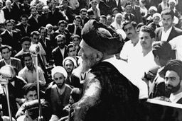 قیام ۶ بهمن؛ روزی که آیت‌الله کاشانی مردم را برای ملی شدن نفت به صحنه آورد