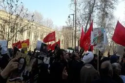 برگزاری تجمع «خودجوش» در اعتراض به سخنان ظریف مقابل وزارت خارجه