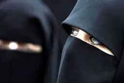 استفاده از روبنده برای اعضای زن هیئت علمی دانشگاه قاهره ممنوع شد