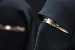استفاده از روبنده برای اعضای زن هیئت علمی دانشگاه قاهره ممنوع شد