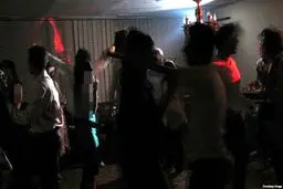 زن ۲۵ ساله: شوهرم چشمش را به روی رابطه نامشروع من با رئیسم بست و پول گرفت