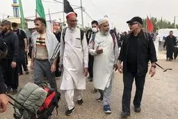 پرویز پرستویی در راهپیمایی اربعین + عکس