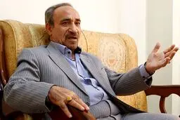 وقتی توئیت فارسی ترامپ، قند در دل بعضی مخالفان دولت آب کرد /هجمه ها به ظریف پشت پرده انتخاباتی دارد؟
