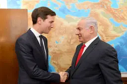 داماد ترامپ با ۲۵ کتاب به معامله قرن رسید!