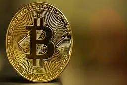 بیتکوین در آستانه ۱۰ سالگی؛ آیا عمر این ارز رمزپایه به سر آمده؟