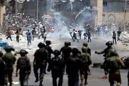 زخمی شدن ۱۰۰ فلسطینی در درگیری با نظامیان صهیونیست در کرانه باختری