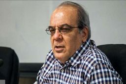 تحلیل عباس عبدی از نگاه سیاسی مردم به جریانات سیاسی ؛ ۱۱ درصد اصولگرا، ۱۴ درصد اصلاح طلب، بقیه هم هیچی