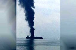 مقام هندی: در آتش‌سوزی نفتکش در شارجه، حداقل ۴ نفر کشته شدند