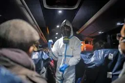 ماسک زدن تا چه اندازه در مقابل ویروس کرونا مفید است؟