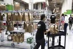 فروشگاه‌های سنگاپور از کالا خالی شد