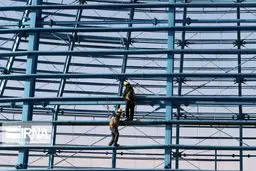 نماینده کارگران درشورای عالی کار : جان کارگران کف دستشان است