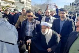 آیت‌الله جنتی به جمع راهپیمایان یوم الله ۲۲ بهمن پیوست