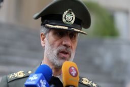 امیرحاتمی: امروز ایران توانایی تولید تسلیحات دفاعی راهبردی را دارد