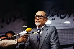 جدال بازرگان – بختیار