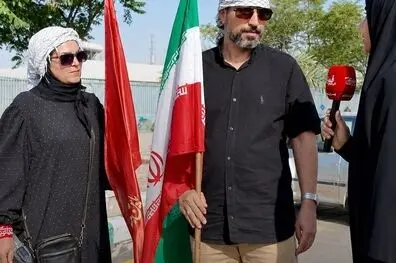 بخشی از پاسخ های مردم در مراسم تشییع رهبر شهید در قم به سؤال خبرنگار خبرهای فوری مهم که در قالب یک ویدیو منتشر شد+ ویدیو
