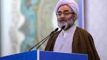 امام جمعه رشت: در مذاکرات عقب نشینی نمی کنیم/  قضات انقلابی مقابل عوامل ناامنی و شرارت بایستند