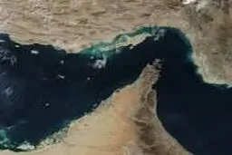 نیویورک‌تایمز: پیشنهاد ایران برای بازگشایی تنگه، بحث شدید و پرحرارتی را در داخل دولت ترامپ ایجاد کرده است که آیا آمریکا یا ایران اهرم فشار بیشتری دارند و کدام کشور موقعیت بهتری برای تحمل سختی‌های اقتصادی ناشی از بسته بودن تنگه هرمز را دارد