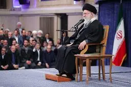 هزاران نفر از اقشار مختلف مردم استان آذربایجان شرقی، صبح امروز، سه‌شنبه ۲۸ بهمن ۱۴۰۴، با حضرت آیت‌الله خامنه‌ای دیدار کردند