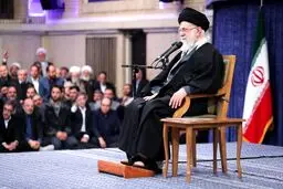 هزاران نفر از اقشار مختلف مردم استان آذربایجان شرقی، صبح امروز، سه‌شنبه ۲۸ بهمن ۱۴۰۴، با حضرت آیت‌الله خامنه‌ای دیدار کردند