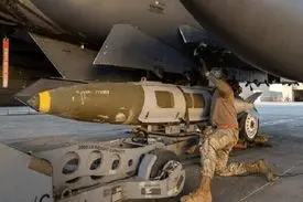 پرواز ۲۰ جنگنده آمریکا به سوی خاورمیانه | بهانه این حمله چیست؟