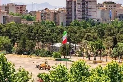 پادگان ۰۶ پارک می‌شود